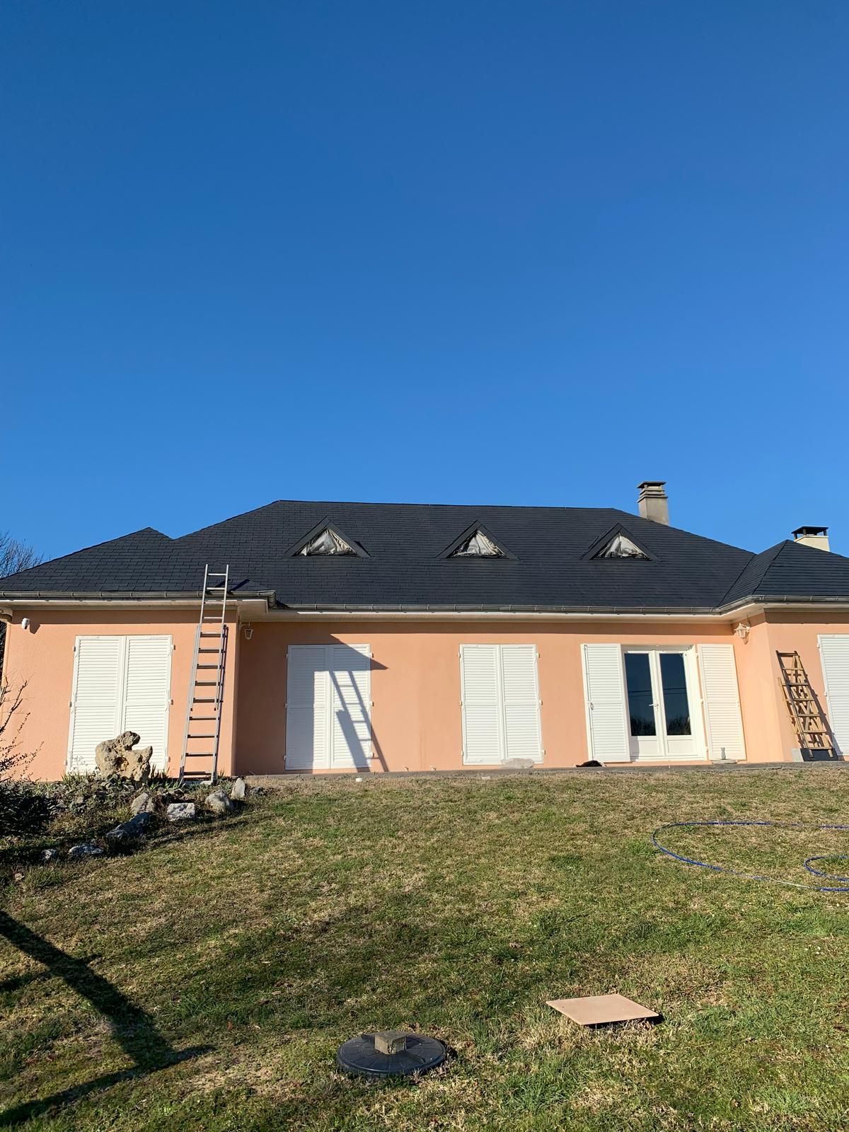 Couvreur sur toit à Espoey — M.T RENOV